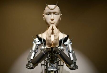Lo tradicional y lo moderno se une en el robot budista Mindar