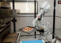 La robótica en la cocina llega Bruno el robot pizzero
